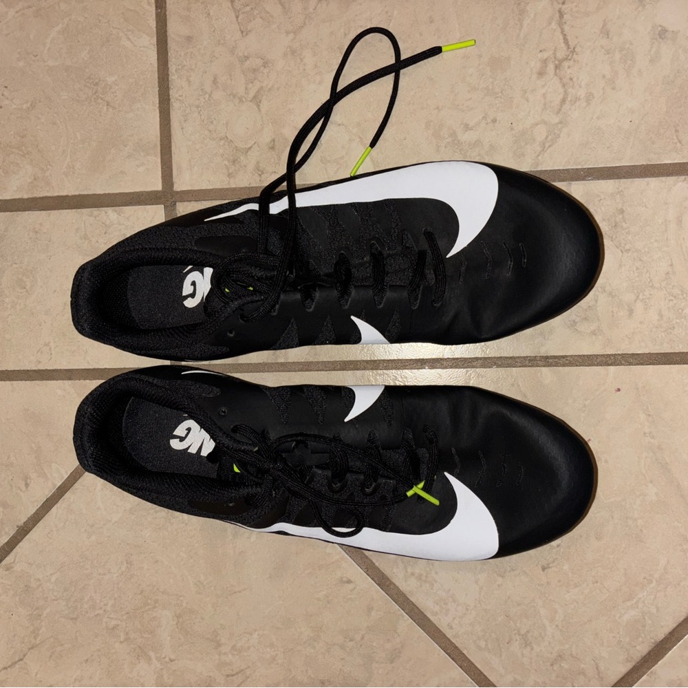 NIKE track shoes